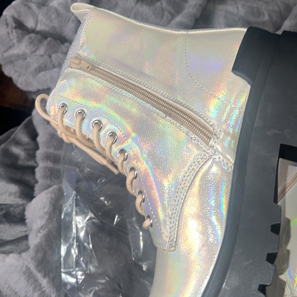 Urban outfitter iridescent boots - Picture 8 of 10